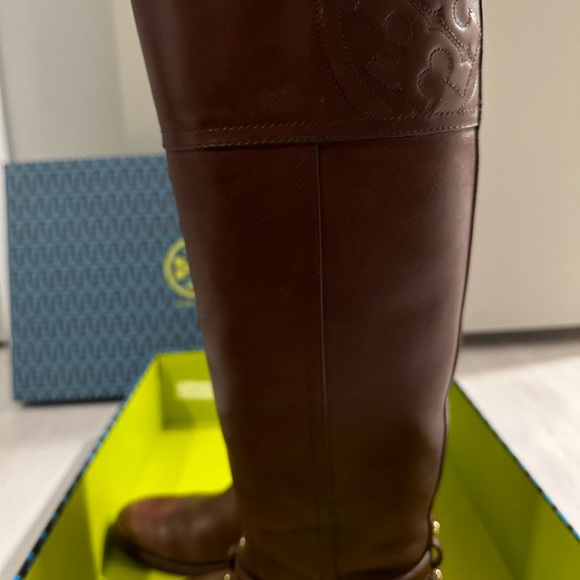 Tory Burch Marlene Riding Boot Finni Vegan Leather w/Gold Metal Details Size 7.5 - Picture 13 of 16